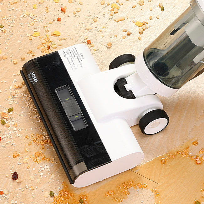 nettoyage profond de la saleté avec aspirateur laveur sans fil