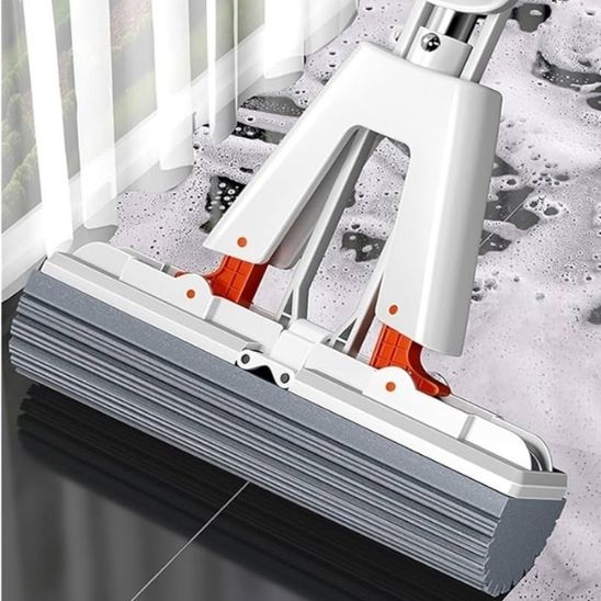 balai à laver le sol avec savon