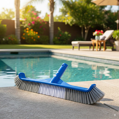 Balai pour la piscine de la maison