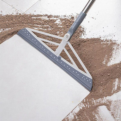 Balai raclette efficace sur un sol souillé