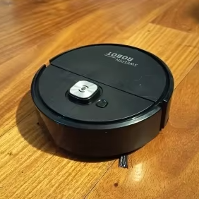 robot nettoyeur sol noir smart