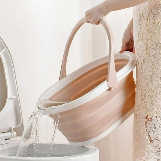 Seau qui comporte l'eau usée