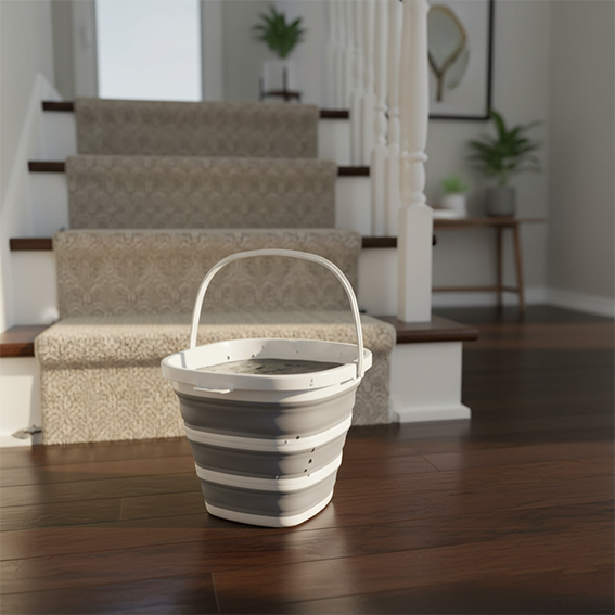 seau pour nettoyage des escaliers et le parquet
