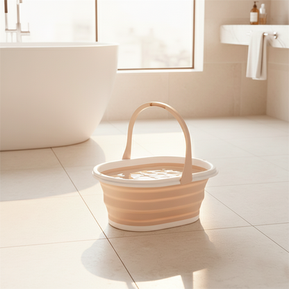 seau rose dans salle de bain plein d'eau